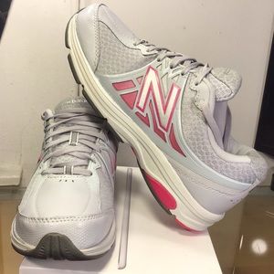 New Balance 847v2 Walking Shoe Womens 